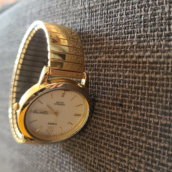 Timex indiglo WR 30 M gold color unisex - Picture 6 of 8